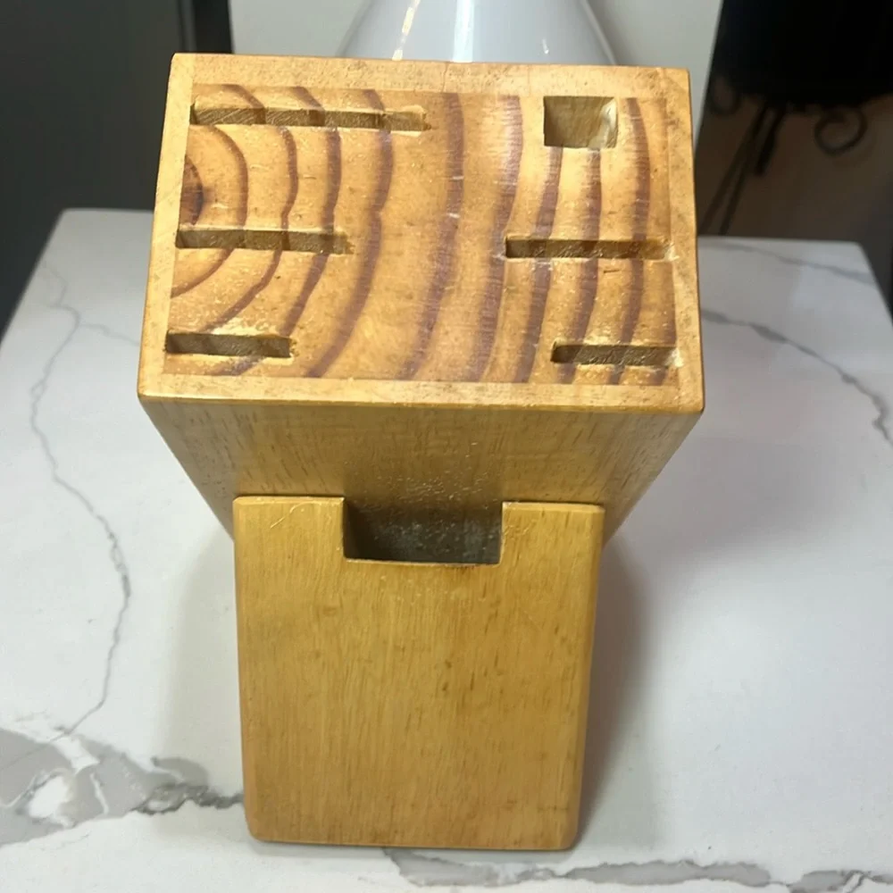 Knife Block Light Hardwood with6 Slots ~ 5 Knife Slots and 1 Square Slot